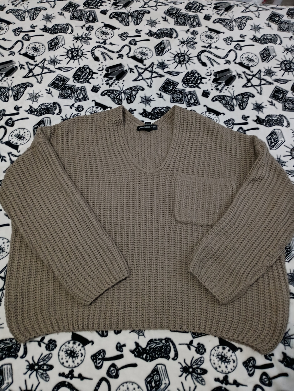 Streetwear Society V-Neck Chunky Knit Sweater in Taupe